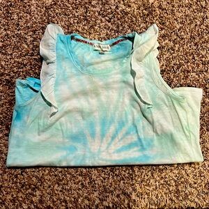 Tie-dye flutter sleeves tee.